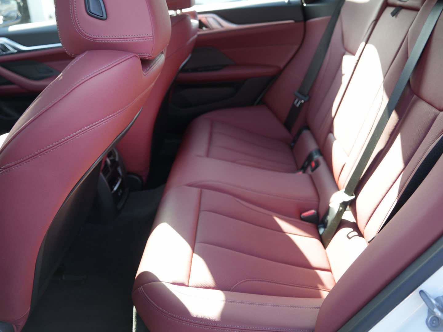 Used 2025 BMW i4 eDrive40 image 11