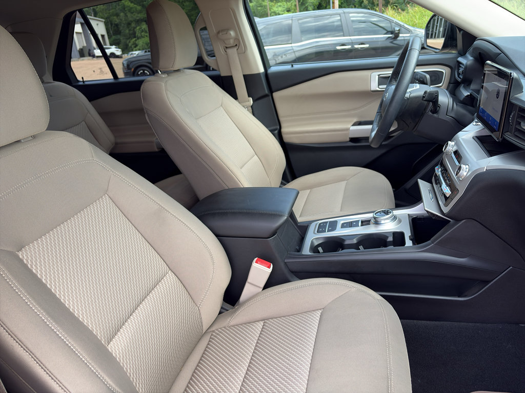 Used 2023 Ford Explorer XLT RWD image 13