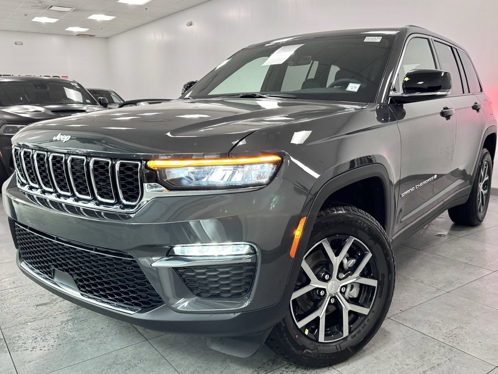 New 2025 Jeep Grand Cherokee Limited image 3