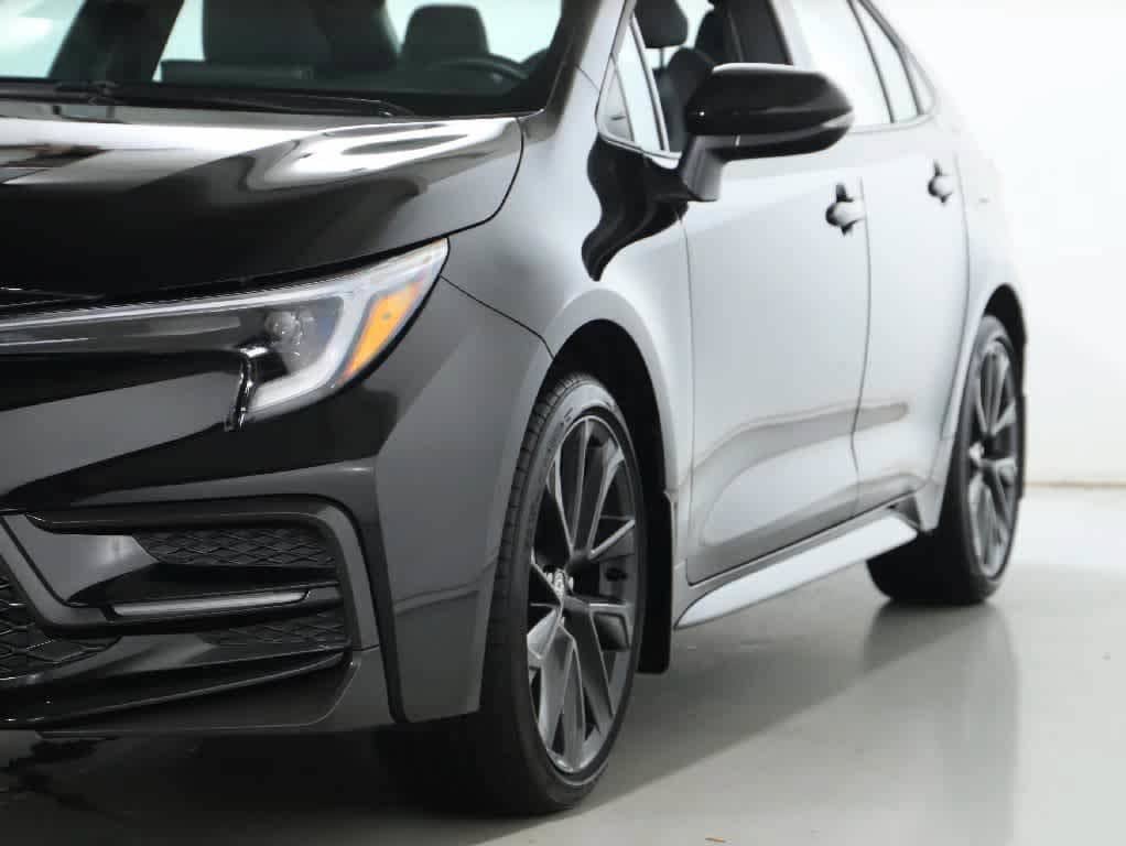 Certified 2024 Toyota Corolla SE w/ SE Premium Package FWD image 4