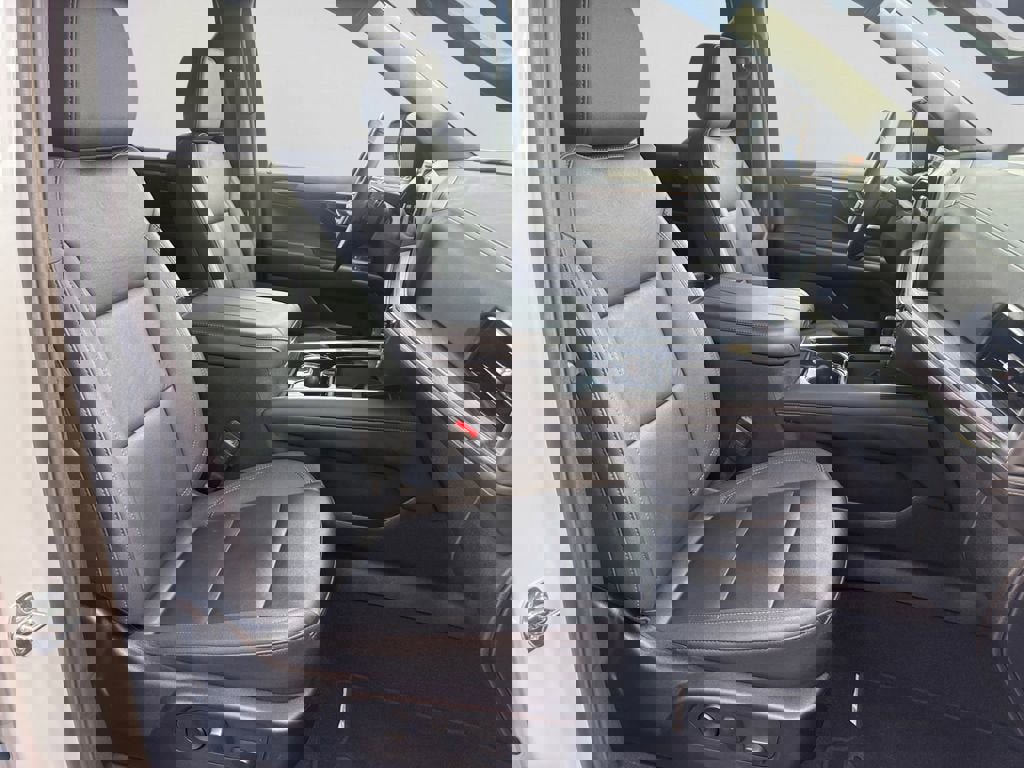 Used 2025 Chevrolet Tahoe Z71 AWD/4WD image 15