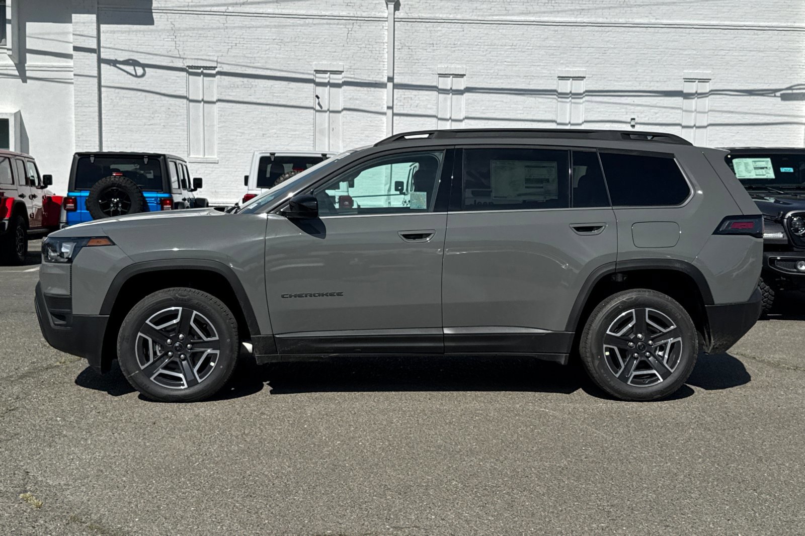 New 2026 Jeep Cherokee Laredo image 6