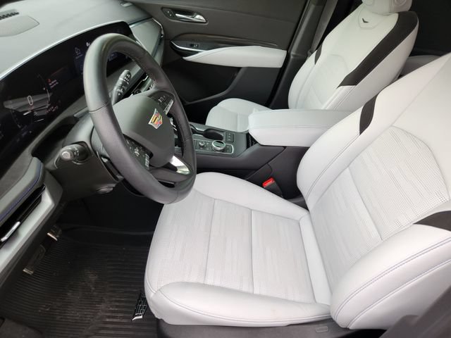 Used 2024 Cadillac XT4 Sport AWD/4WD image 9