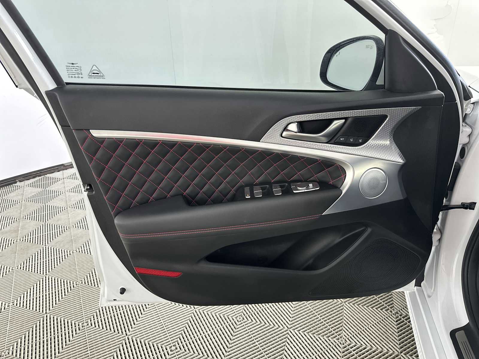 Used 2022 Genesis G70 3.3T image 15