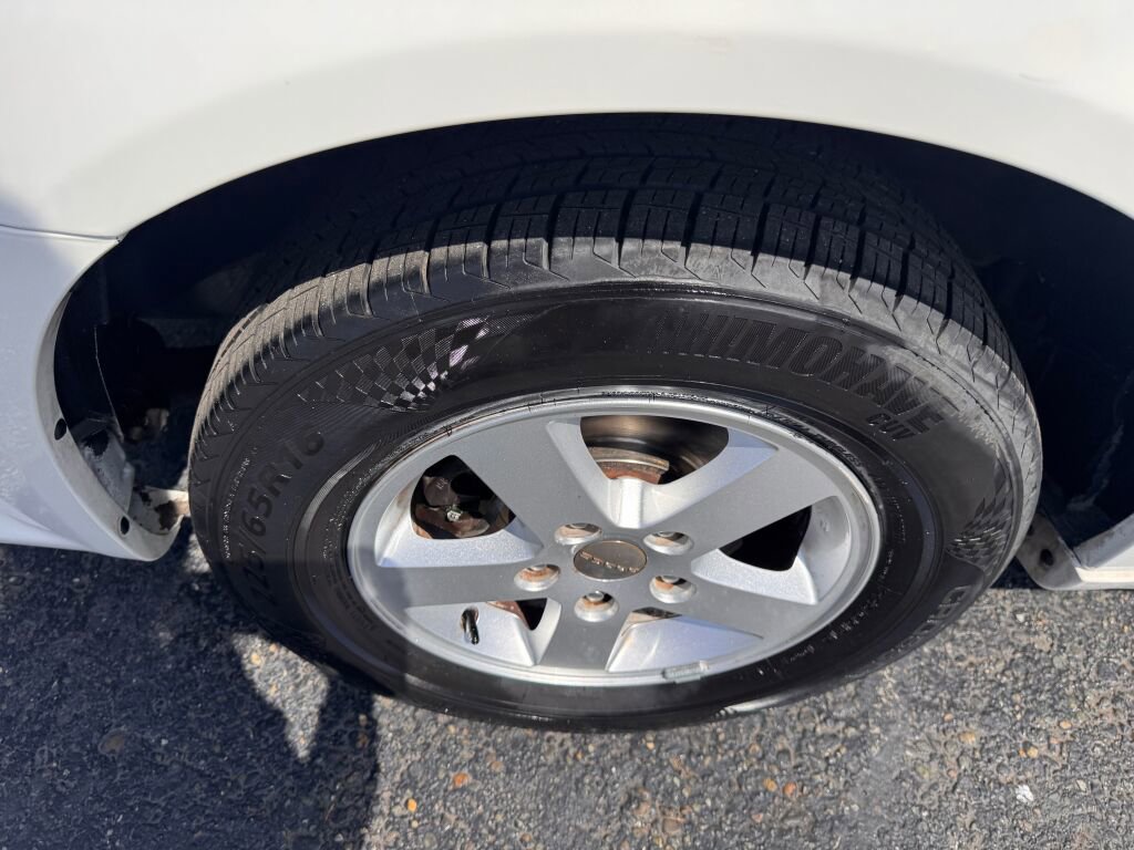 Used 2011 Dodge Grand Caravan Crew FWD image 3