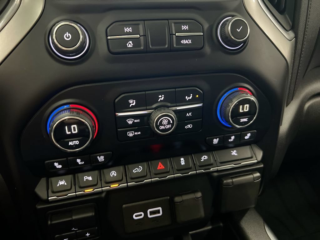 Used 2019 Chevrolet Silverado 1500 LTZ w/ LTZ Premium Package AWD/4WD image 17