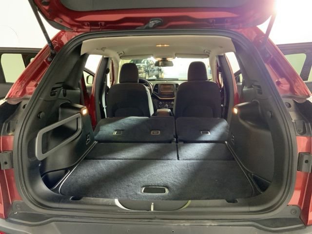 Used 2017 Jeep Cherokee Latitude FWD image 32