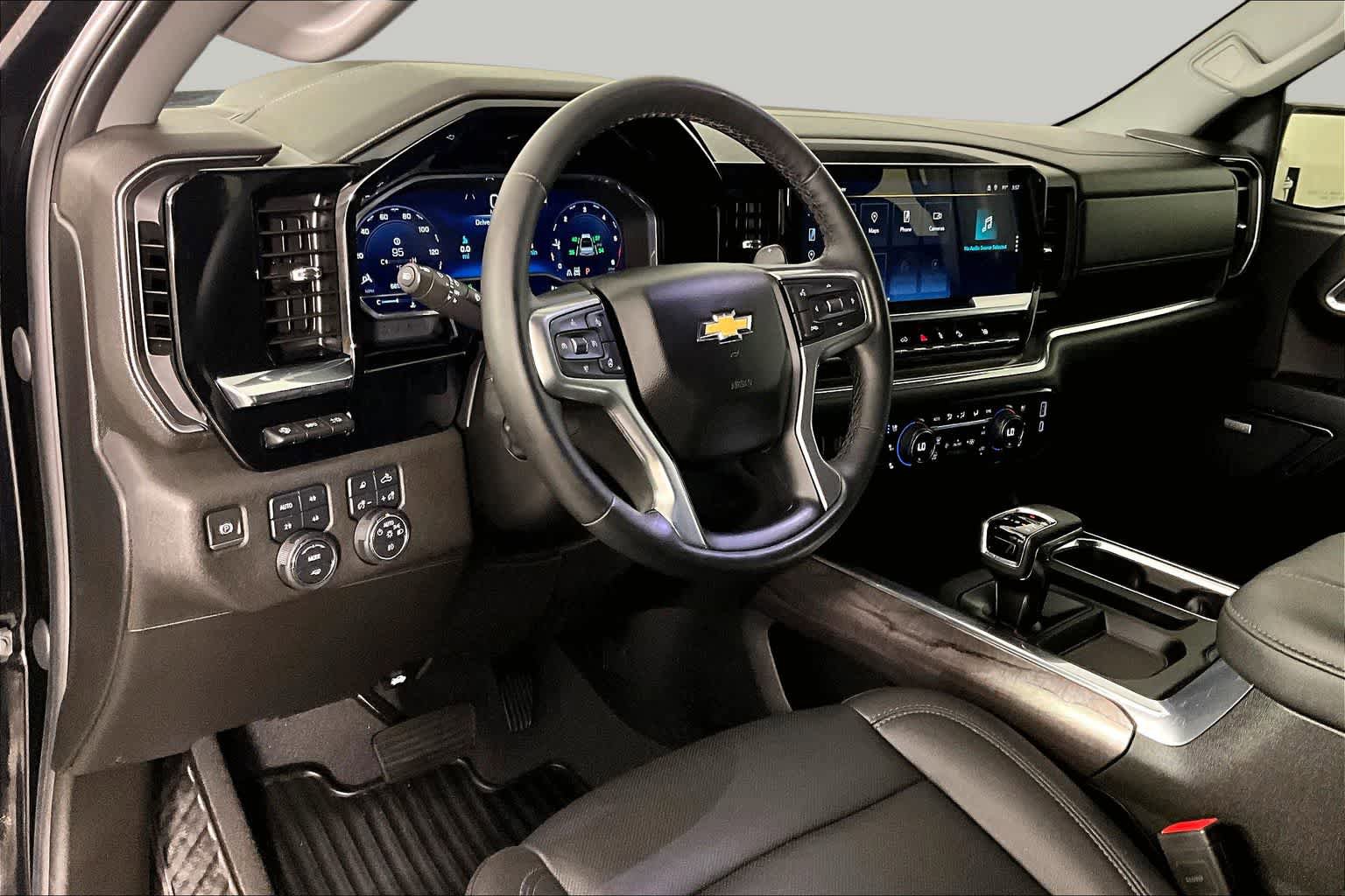 Certified 2023 Chevrolet Silverado 1500 LTZ w/ Technology Package AWD/4WD image 17