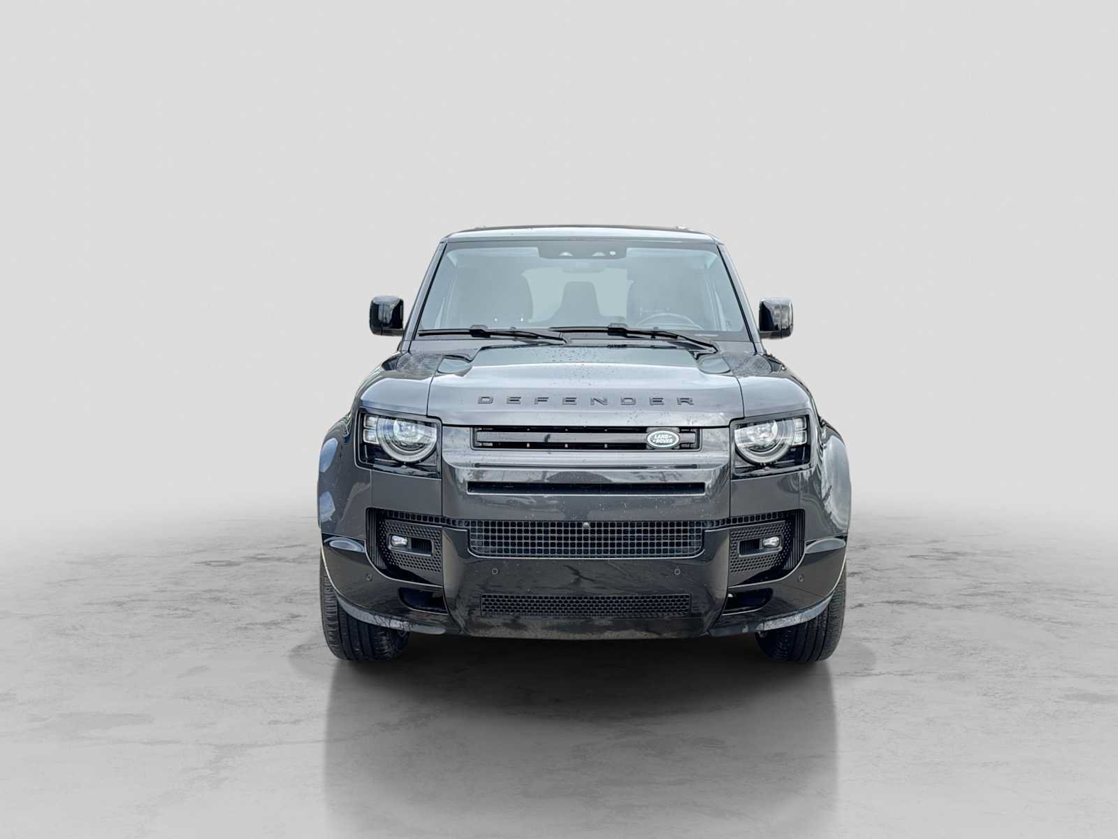 Used 2025 Land Rover Defender 110 X-Dynamic SE AWD/4WD image 9