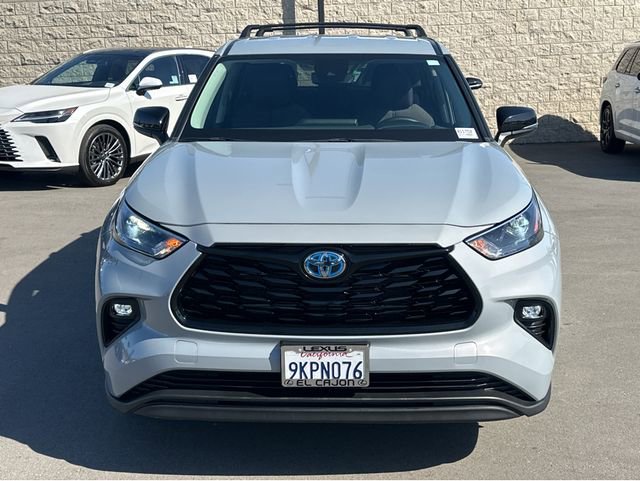 Used 2024 Toyota Highlander LE FWD image 3
