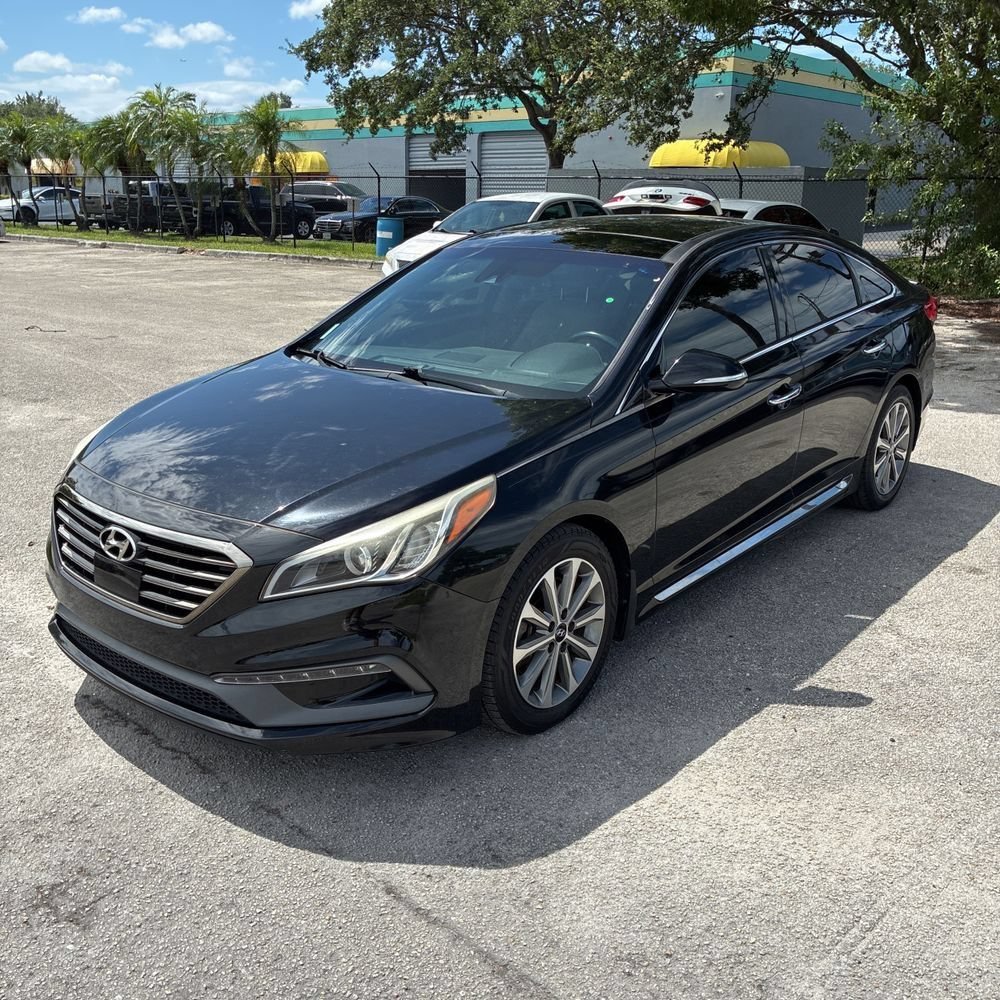 Used 2016 Hyundai Sonata Limited w/ Option Group 04 FWD image 2