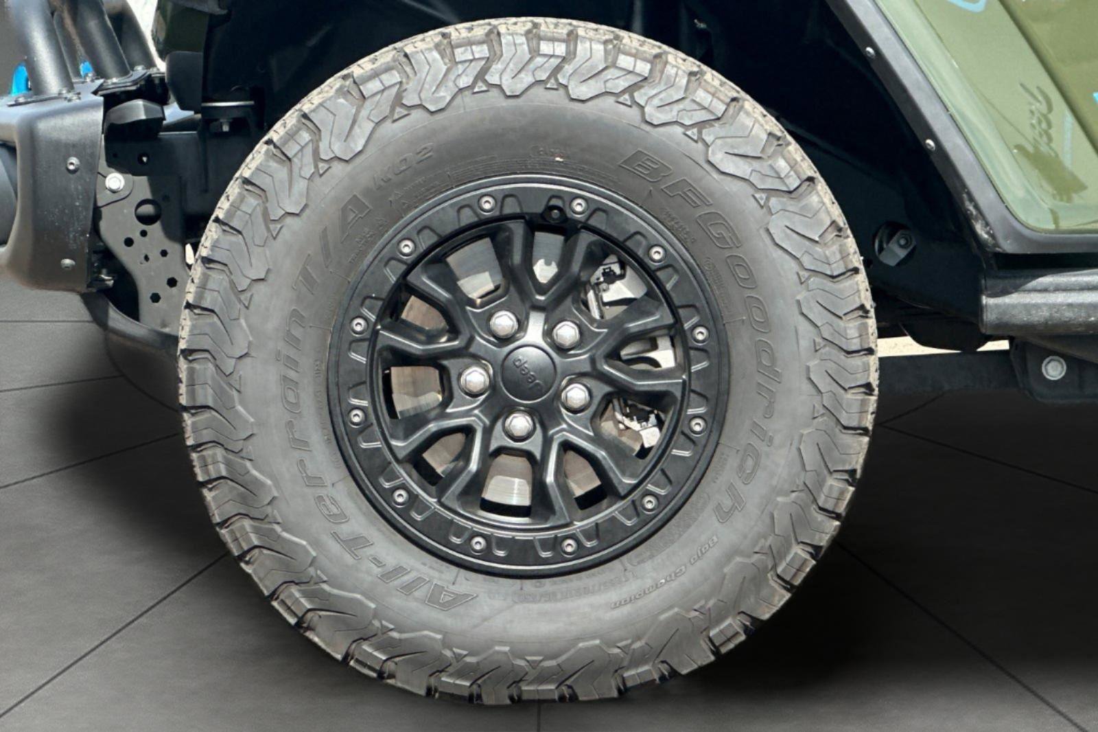 Used 2023 Jeep Wrangler Unlimited Rubicon 4xe image 32