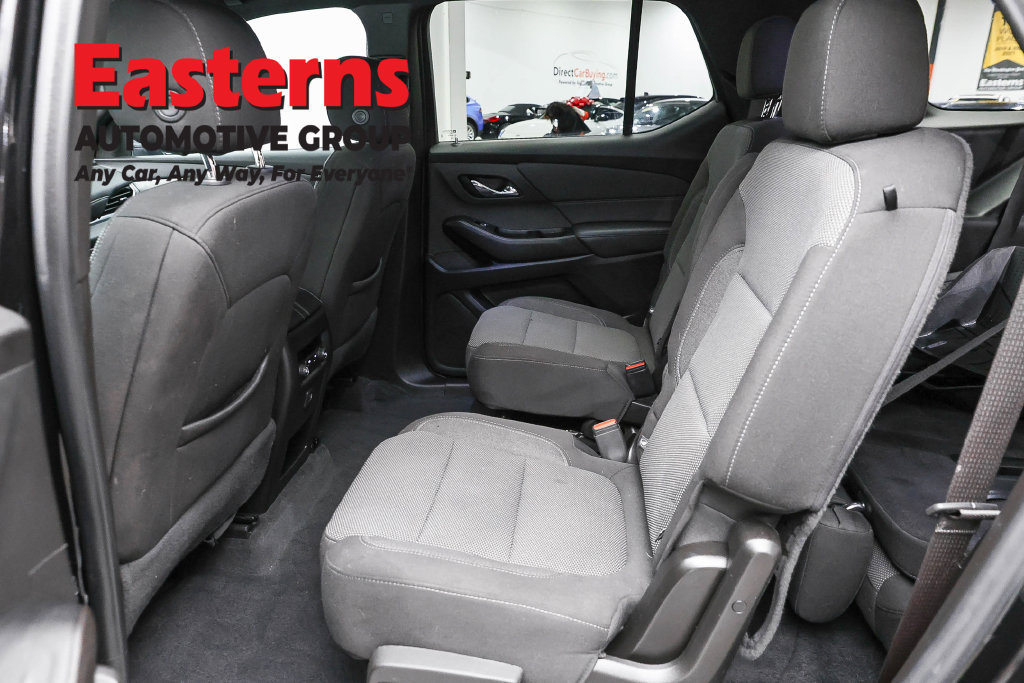 Used 2023 Chevrolet Traverse LT FWD image 23
