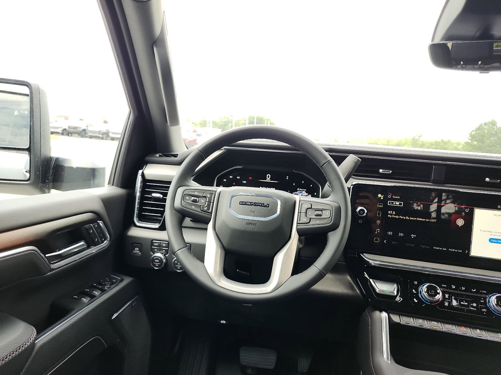 New 2025 GMC Sierra 2500 Denali w/ Denali Reserve Package image 14