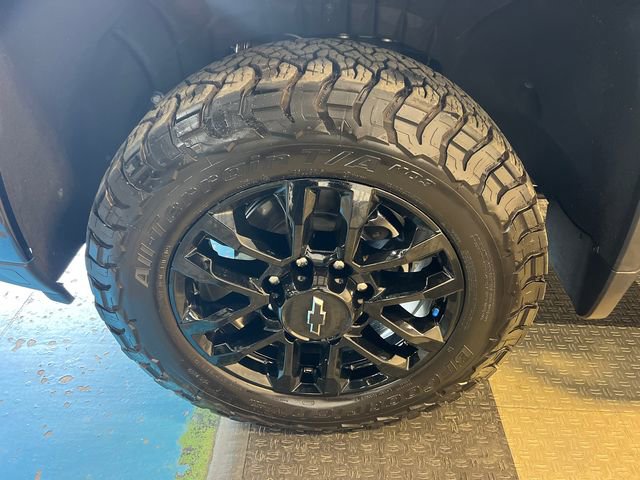 Used 2025 Chevrolet Silverado 2500 LT w/ Trail Boss Package AWD/4WD image 7