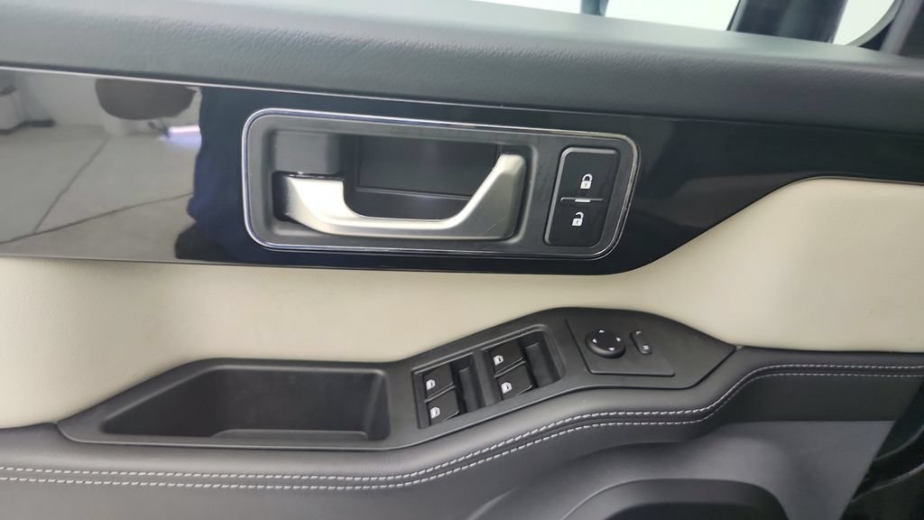 Used 2024 INEOS Grenadier AWD/4WD image 23