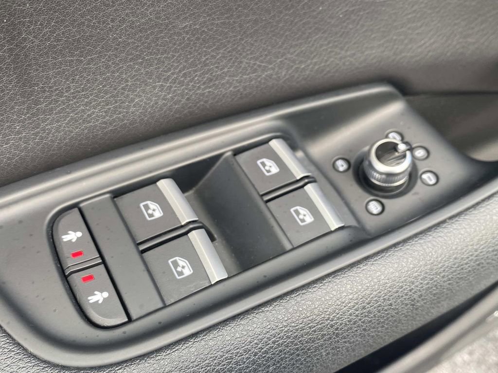 Used 2018 Audi Q7 2.0T Premium Plus w/ Premium Plus Package image 18