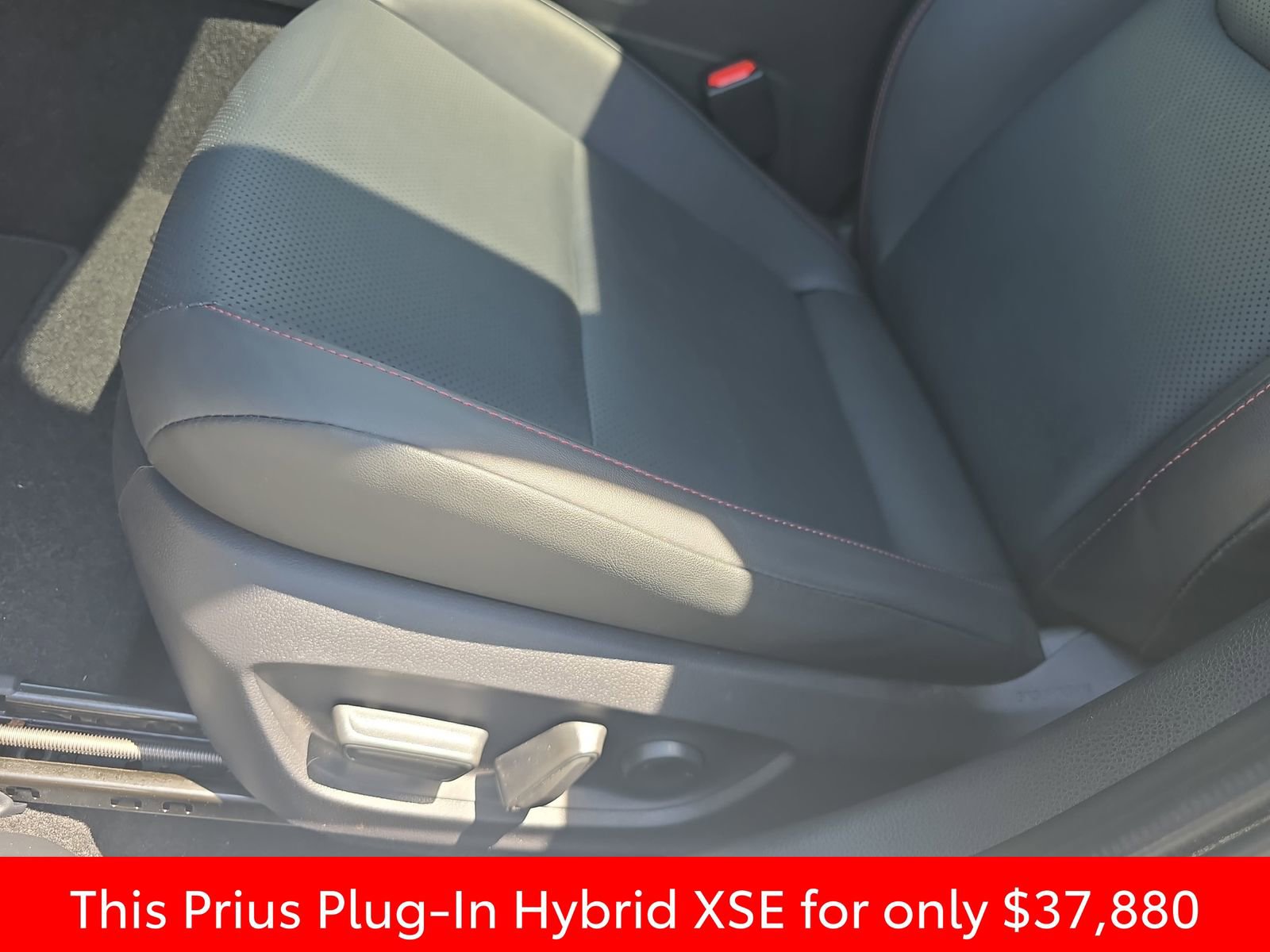 Used 2026 Toyota Prius Plug-In Hybrid FWD image 36
