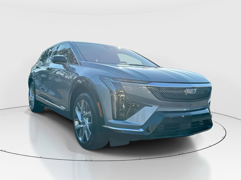 Used 2025 Cadillac Optiq Luxury 1