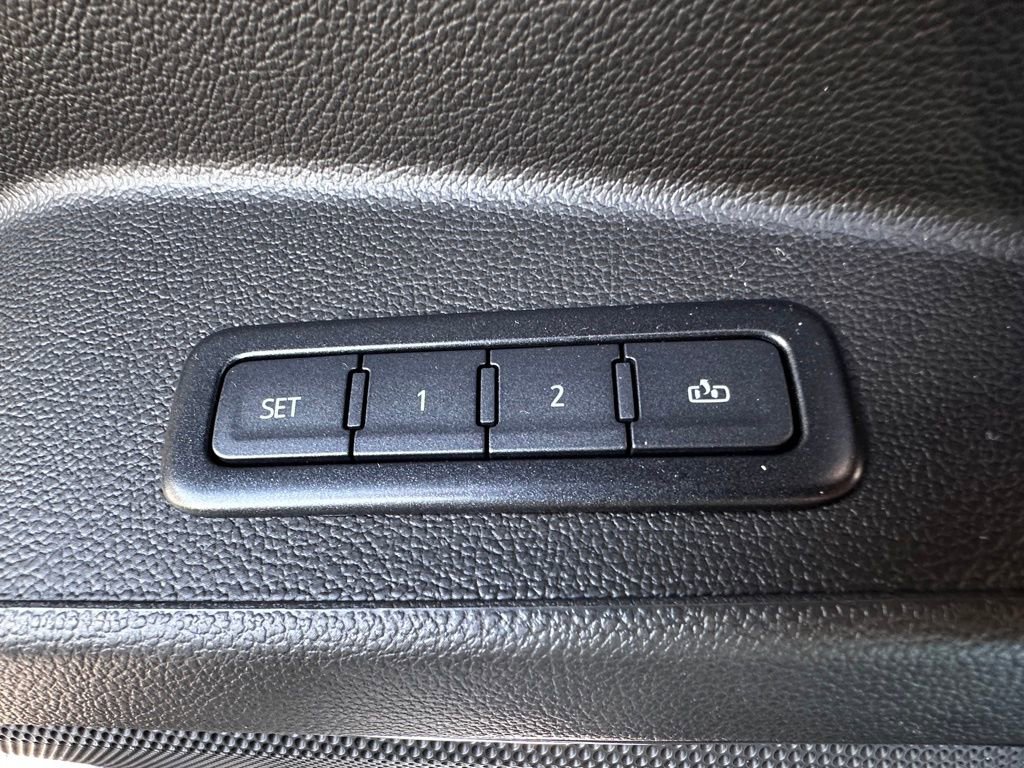 Used 2020 GMC Yukon XL SLT w/ Open Road Package AWD/4WD image 24