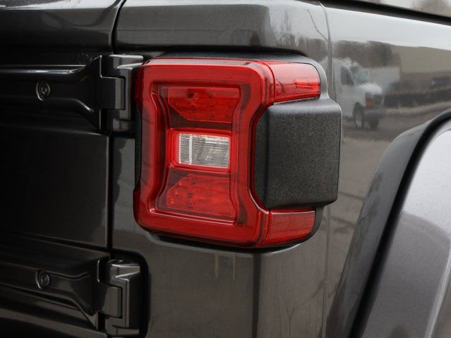 Used 2018 Jeep Wrangler Unlimited Sahara w/ Quick Order Package 24M Moab image 25