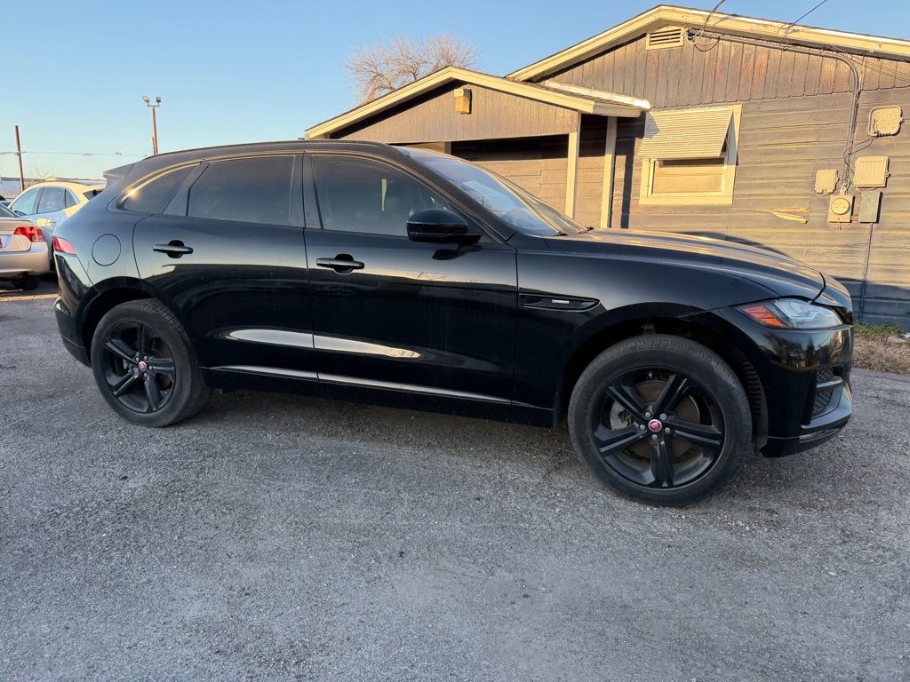 Used 2017 Jaguar F-PACE R-Sport image 26