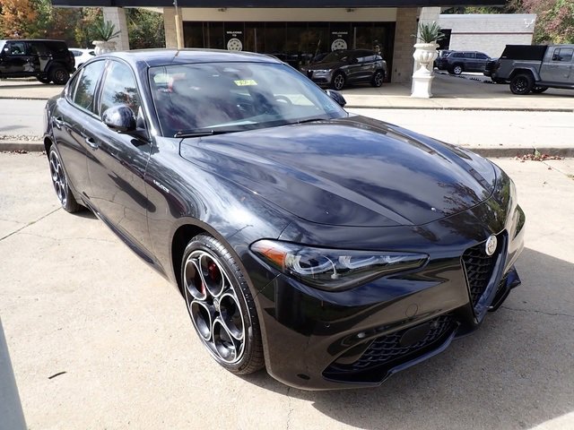 New 2025 Alfa Romeo Giulia Sprint image 8