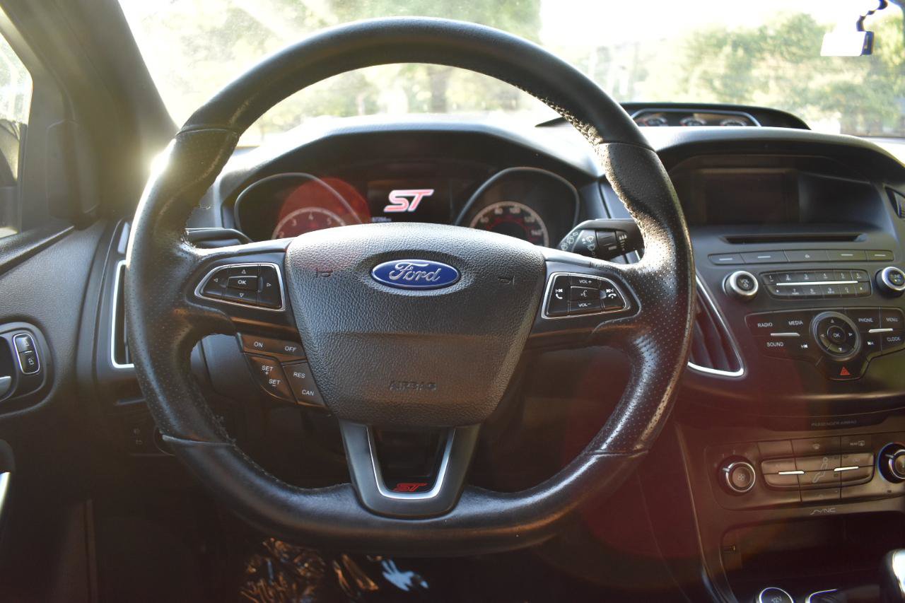 Used 2016 Ford Focus ST FWD image 26