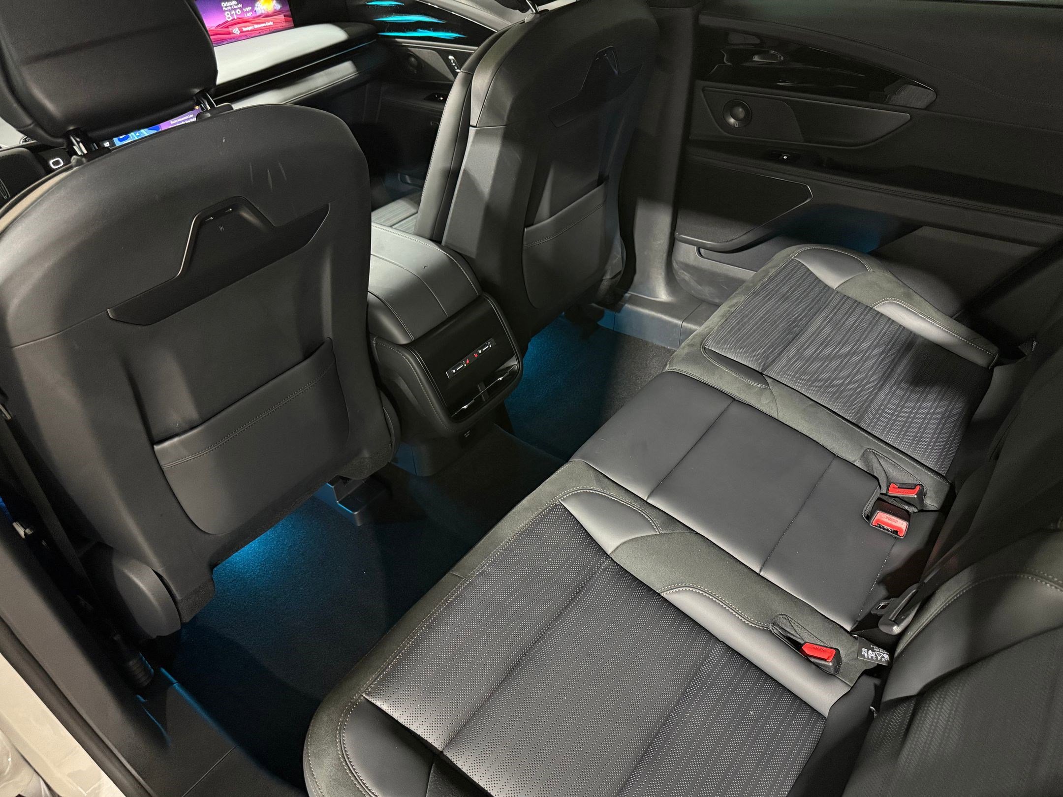 Used 2025 Lincoln Nautilus Reserve w/ Jet Appearance Package image 43