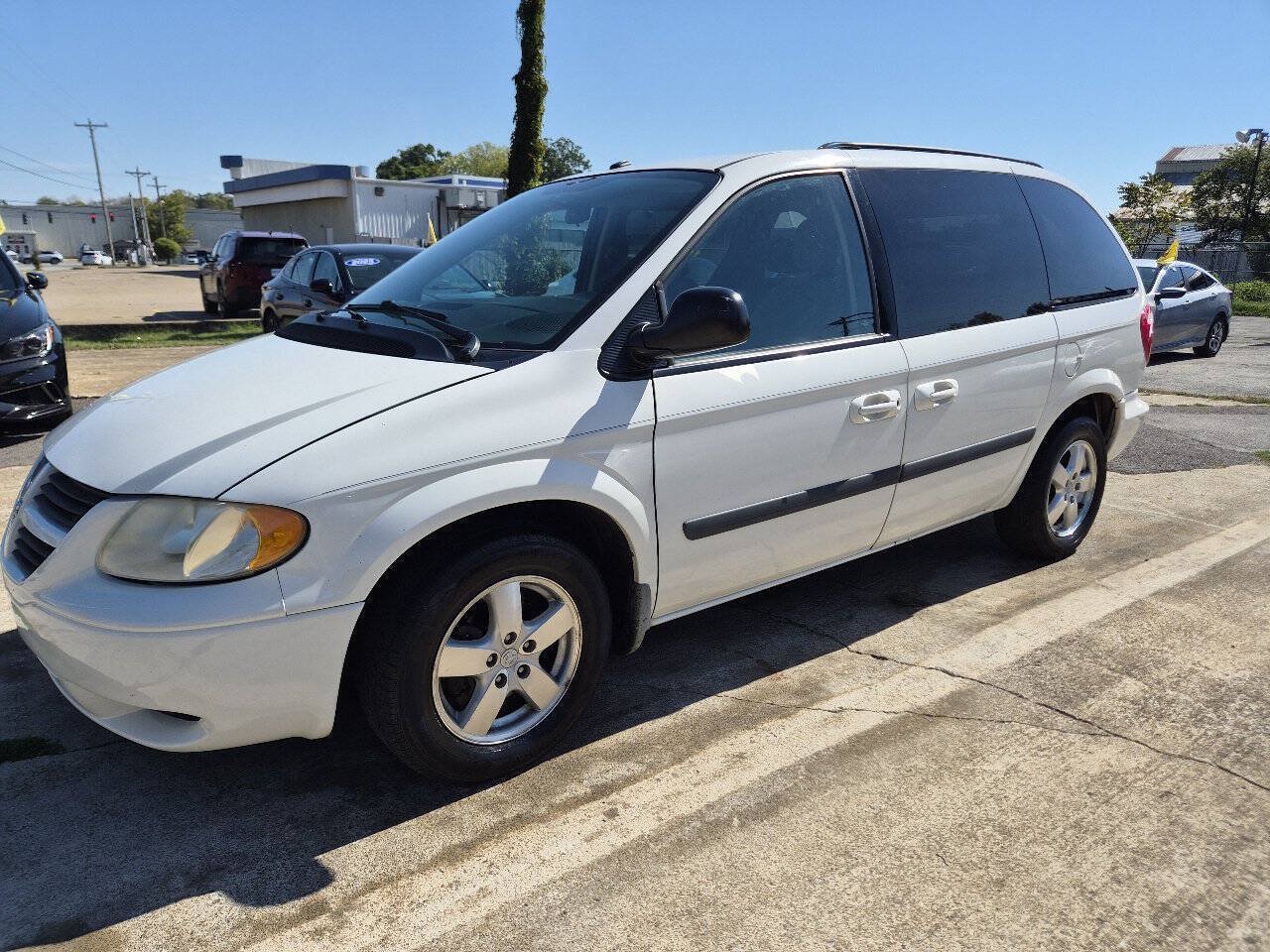 Used 2007 Dodge Caravan SXT w/ Popular Equipment Group I FWD image 3