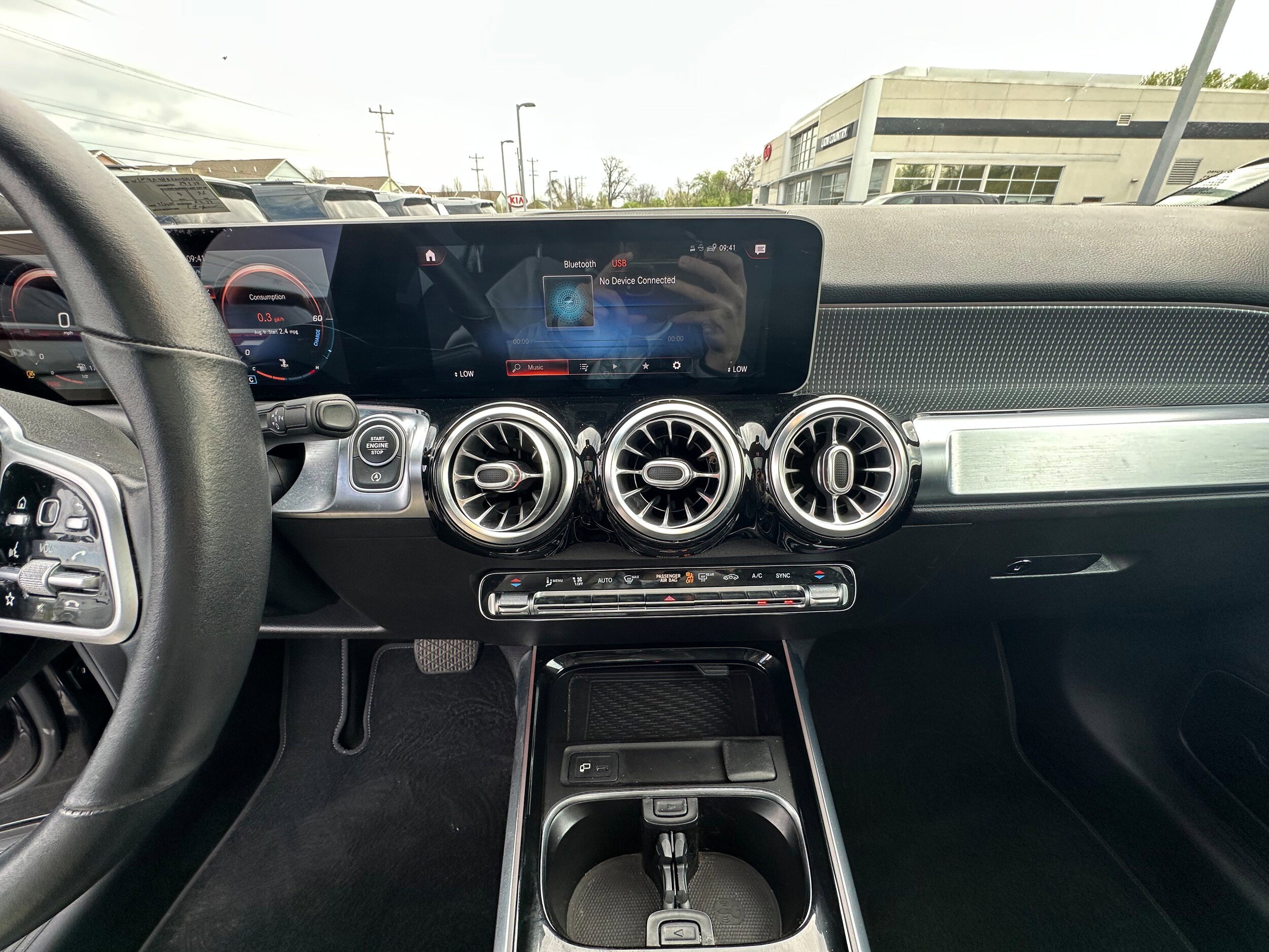 Used 2021 Mercedes-Benz GLB 250 4MATIC image 33