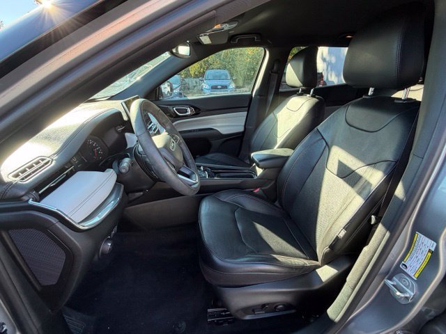 Used 2023 Jeep Compass Limited AWD/4WD image 5