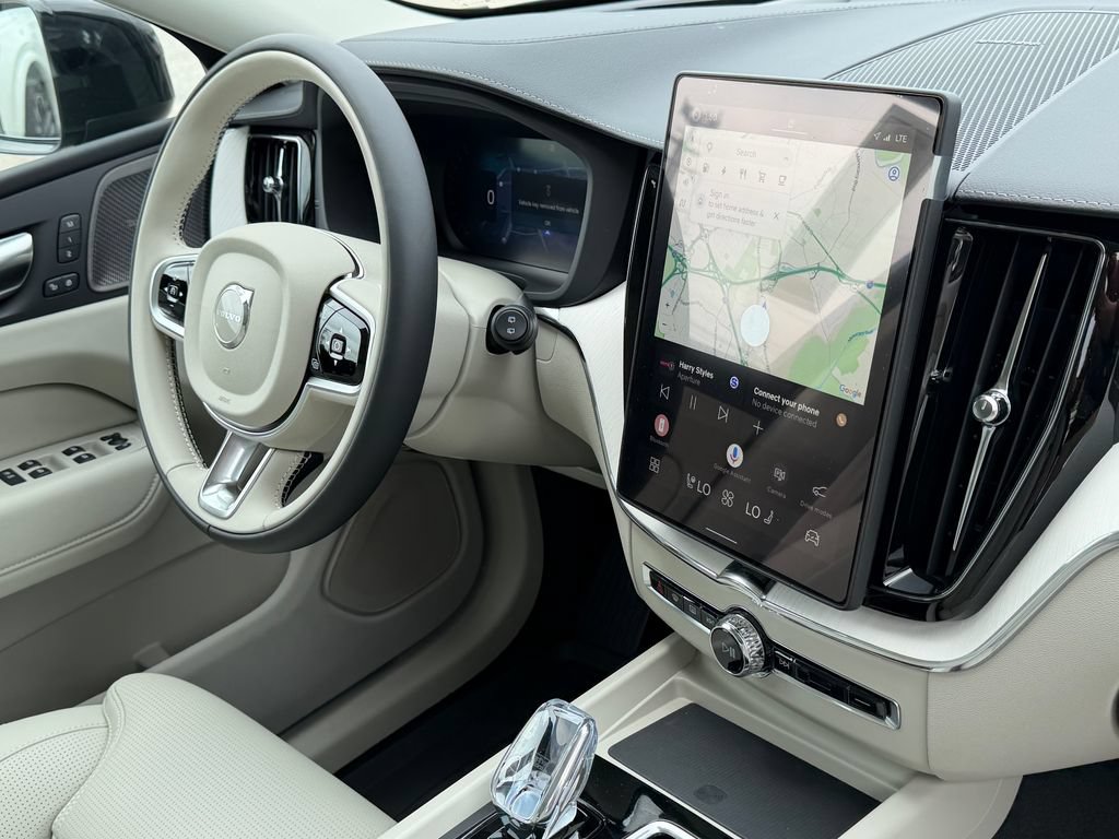 New 2026 Volvo XC60 T8 Ultra w/ Protection Package Premier AWD/4WD image 7