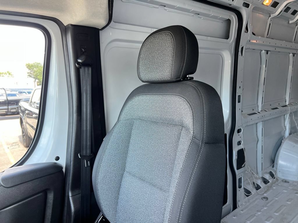 Used 2026 RAM ProMaster 2500 w/ Safety Group FWD image 16