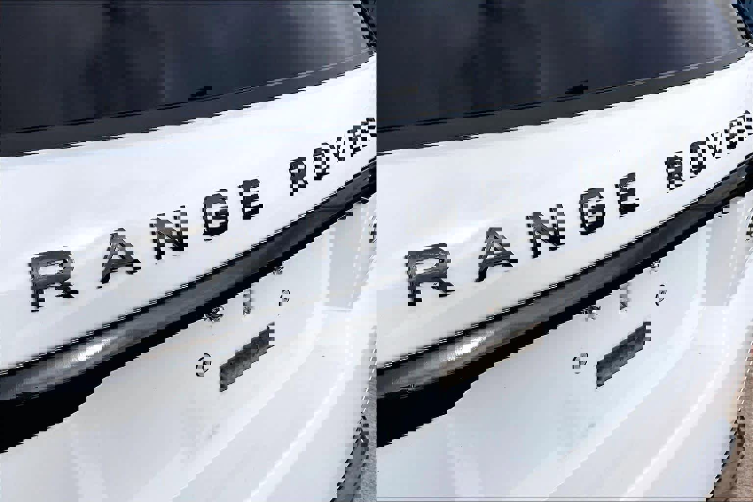 Used 2018 Land Rover Range Rover Sport HSE image 32