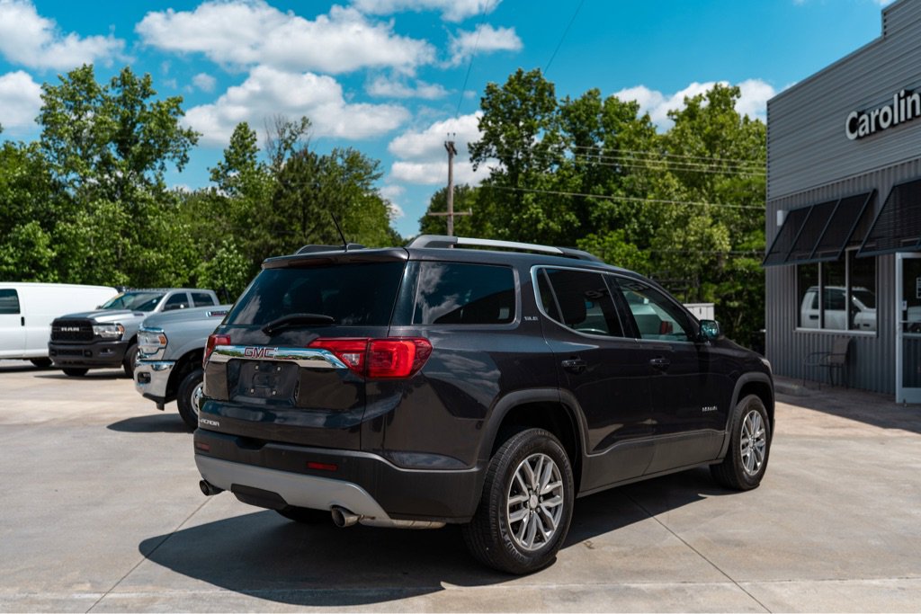 Used 2017 GMC Acadia SLE w/ Driver Alert Package I FWD image 3