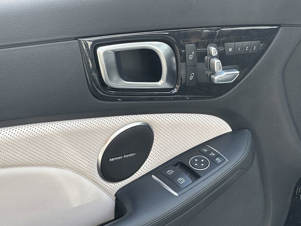 Used 2017 Mercedes-Benz SLC 43 AMG image 12