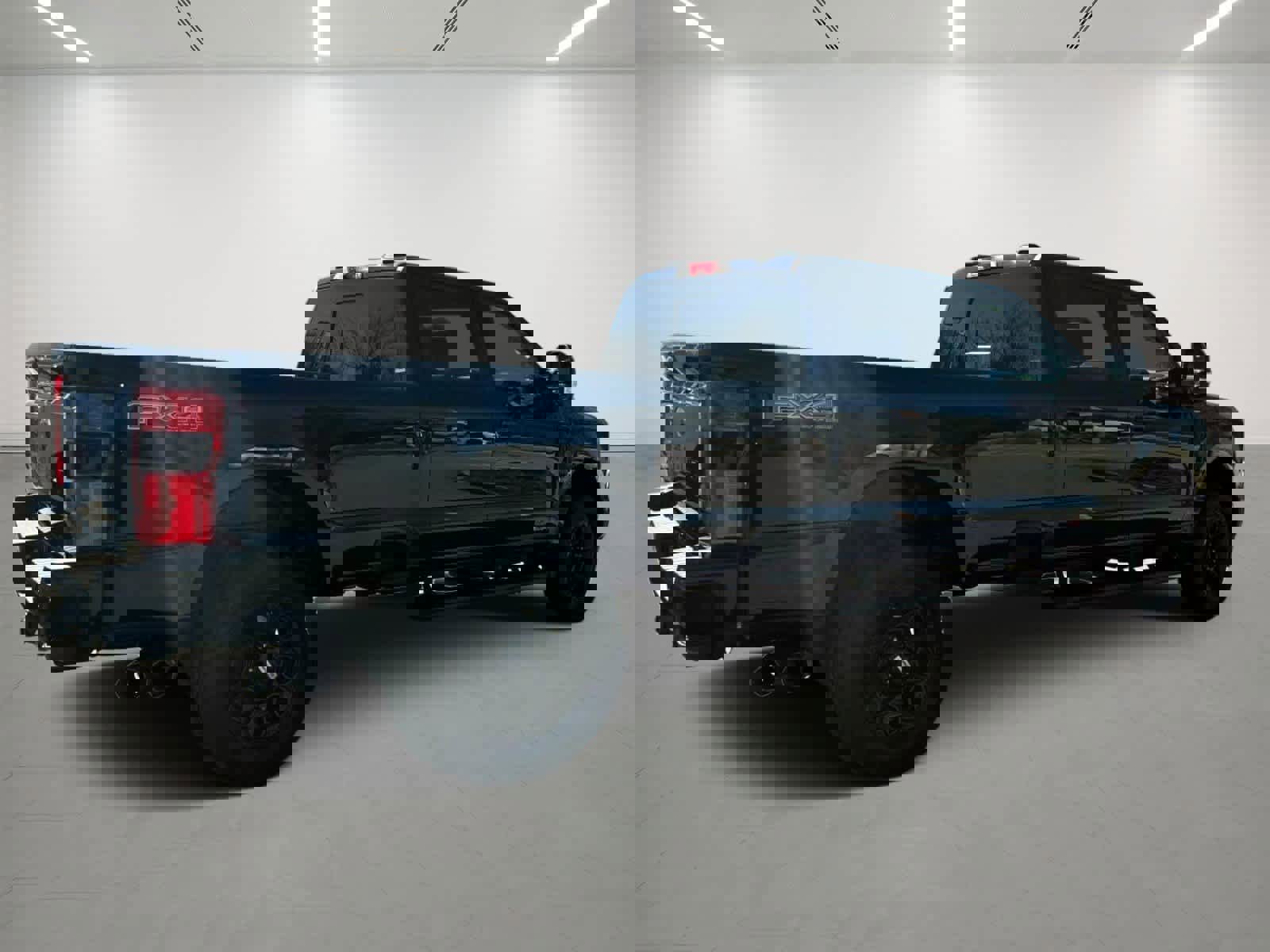 Used 2025 Ford F350 Lariat w/ Lariat Ultimate Package image 4