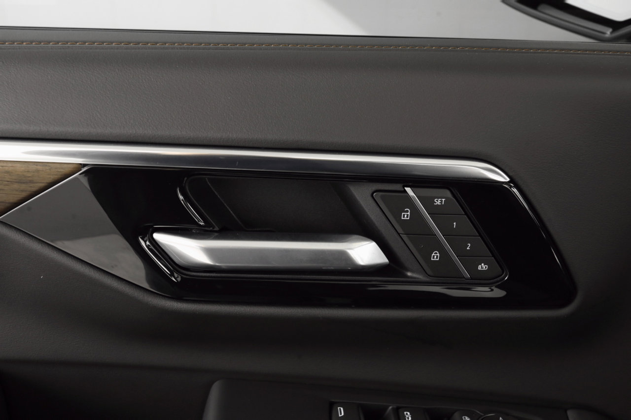 Used 2025 Chevrolet Tahoe High Country image 30