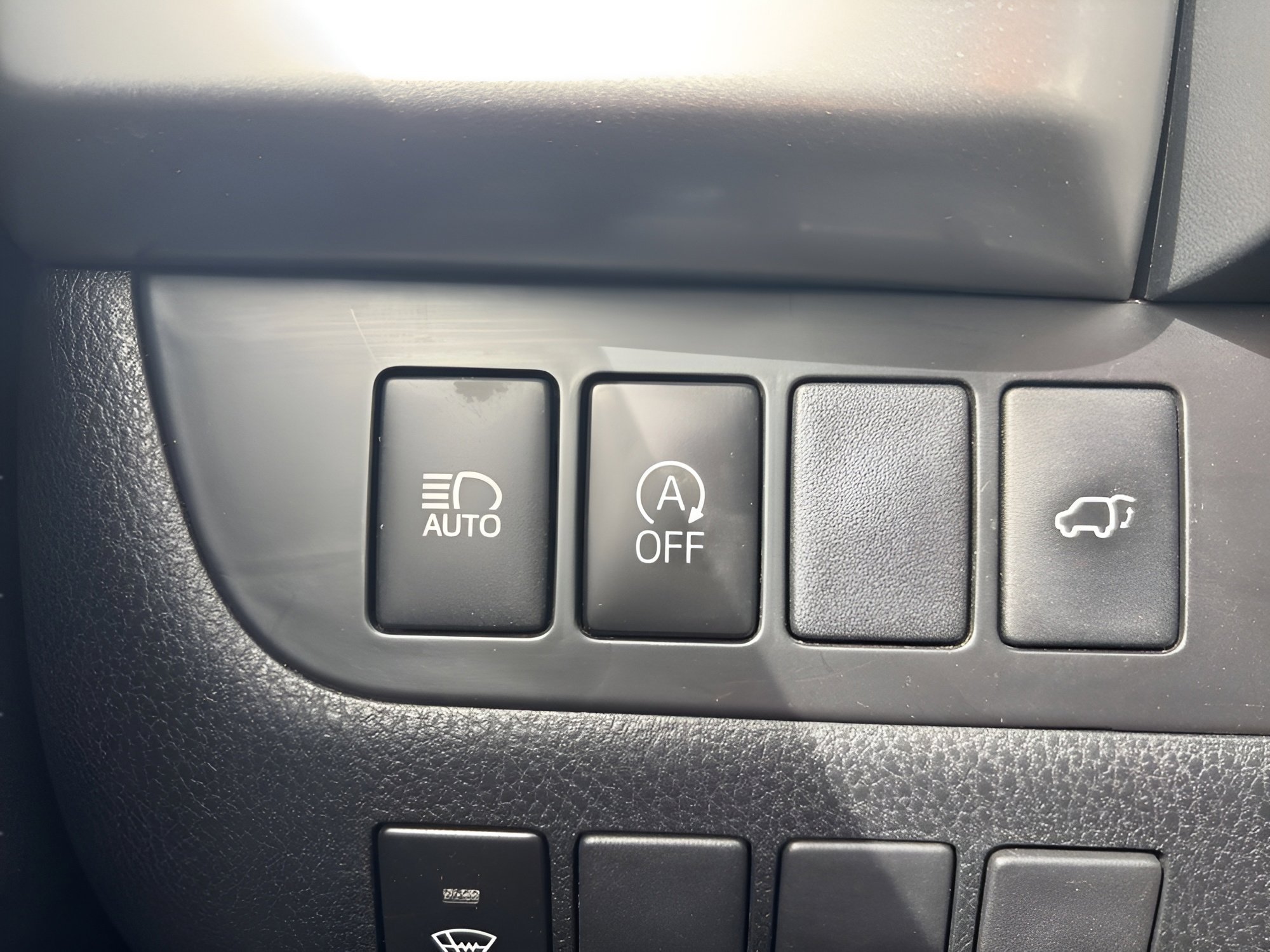 Used 2019 Toyota Highlander XLE AWD/4WD image 28