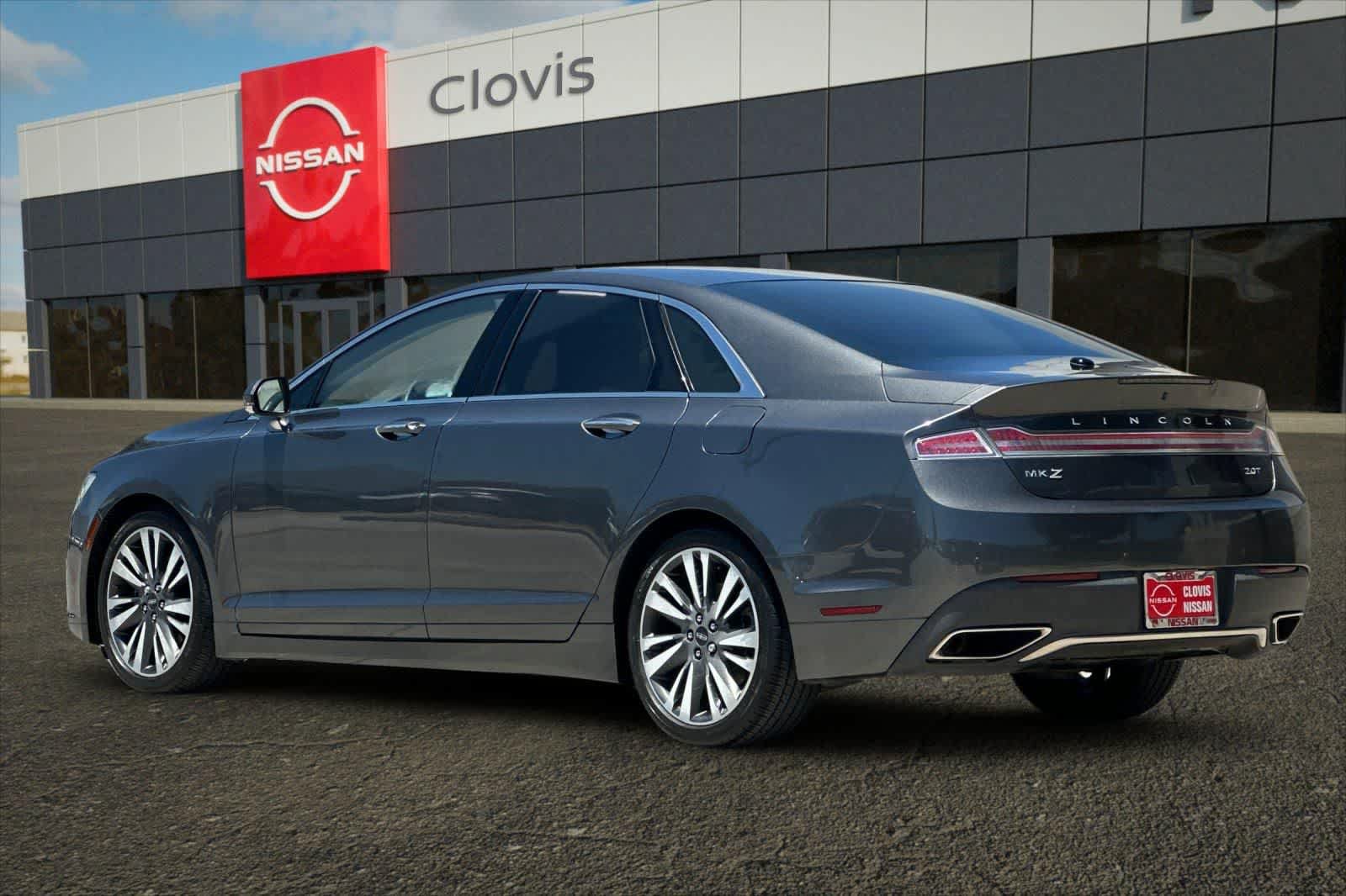 Used 2017 Lincoln MKZ Reserve FWD image 7