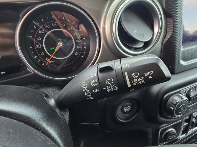 Used 2019 Jeep Wrangler Unlimited Sahara w/ Cold Weather Group AWD/4WD image 16