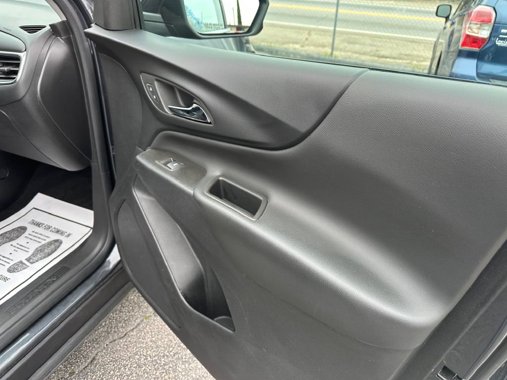 Used 2023 Chevrolet Equinox LT w/ Driver Convenience Package image 17