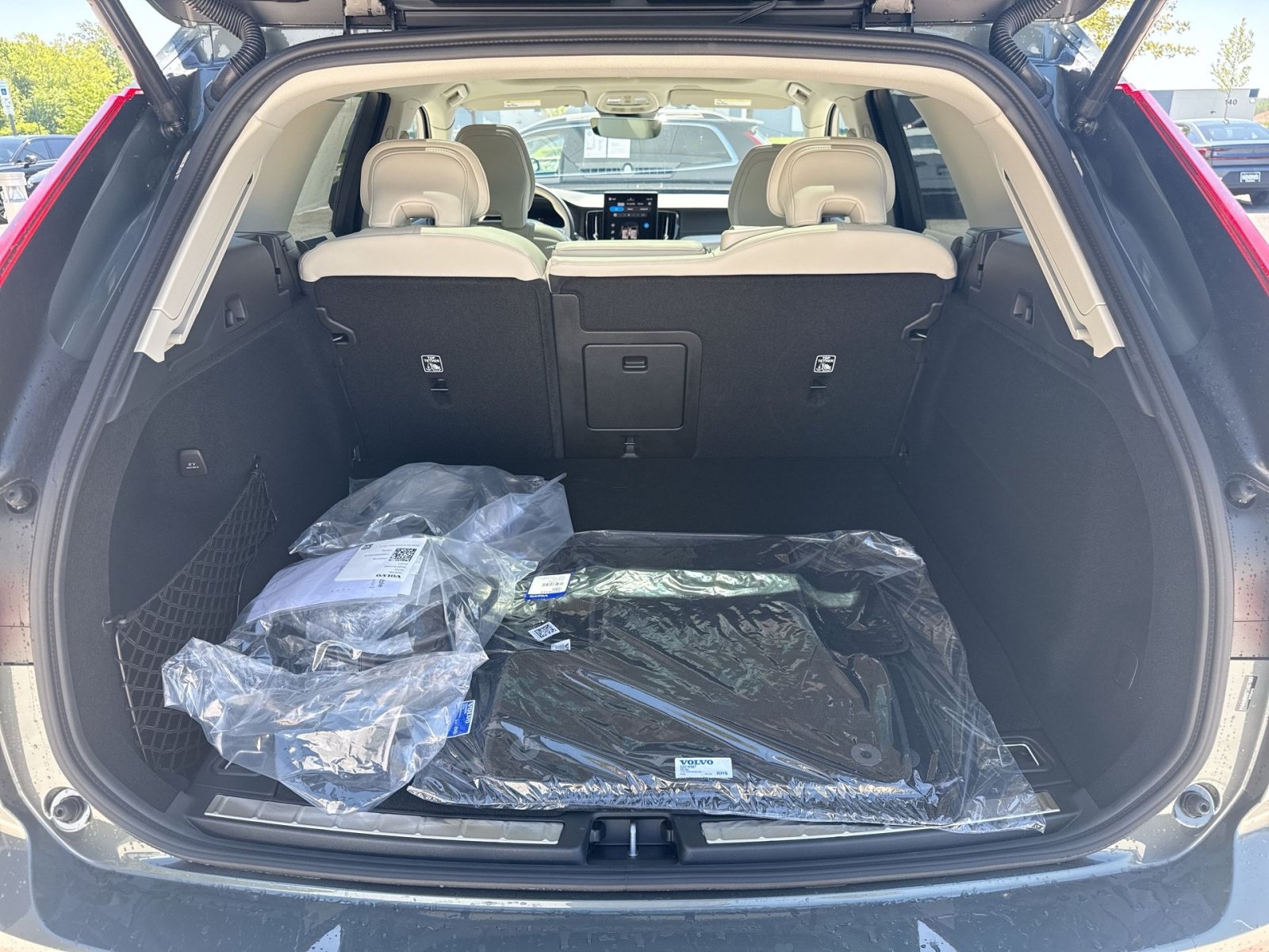 New 2026 Volvo XC60 T8 Ultra w/ Climate Package AWD/4WD image 25
