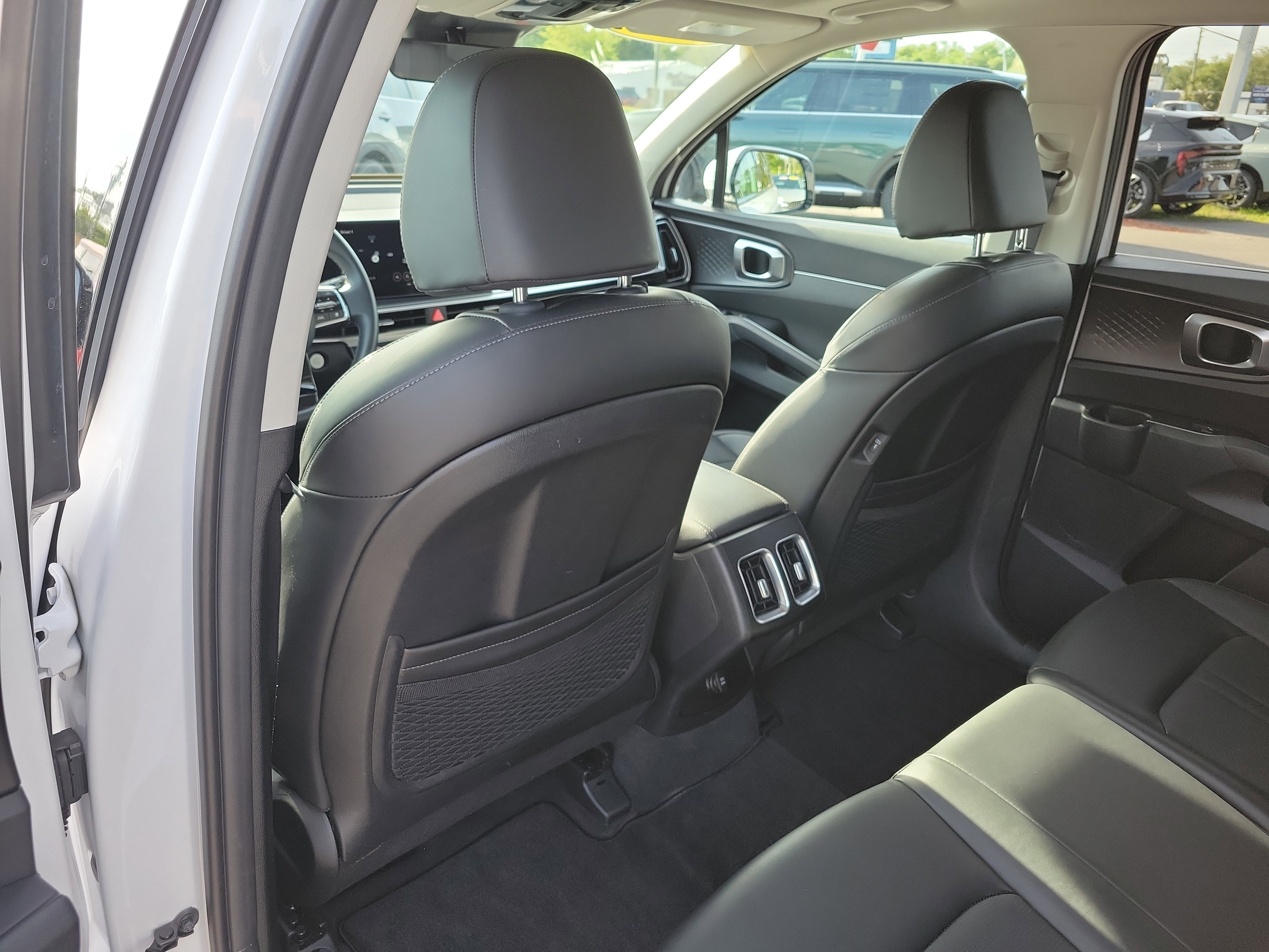 Certified 2025 Kia Sorento S w/ Panoramic Sunroof Package FWD image 16