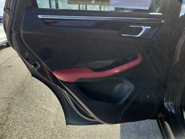 Used 2024 Porsche Macan image 13