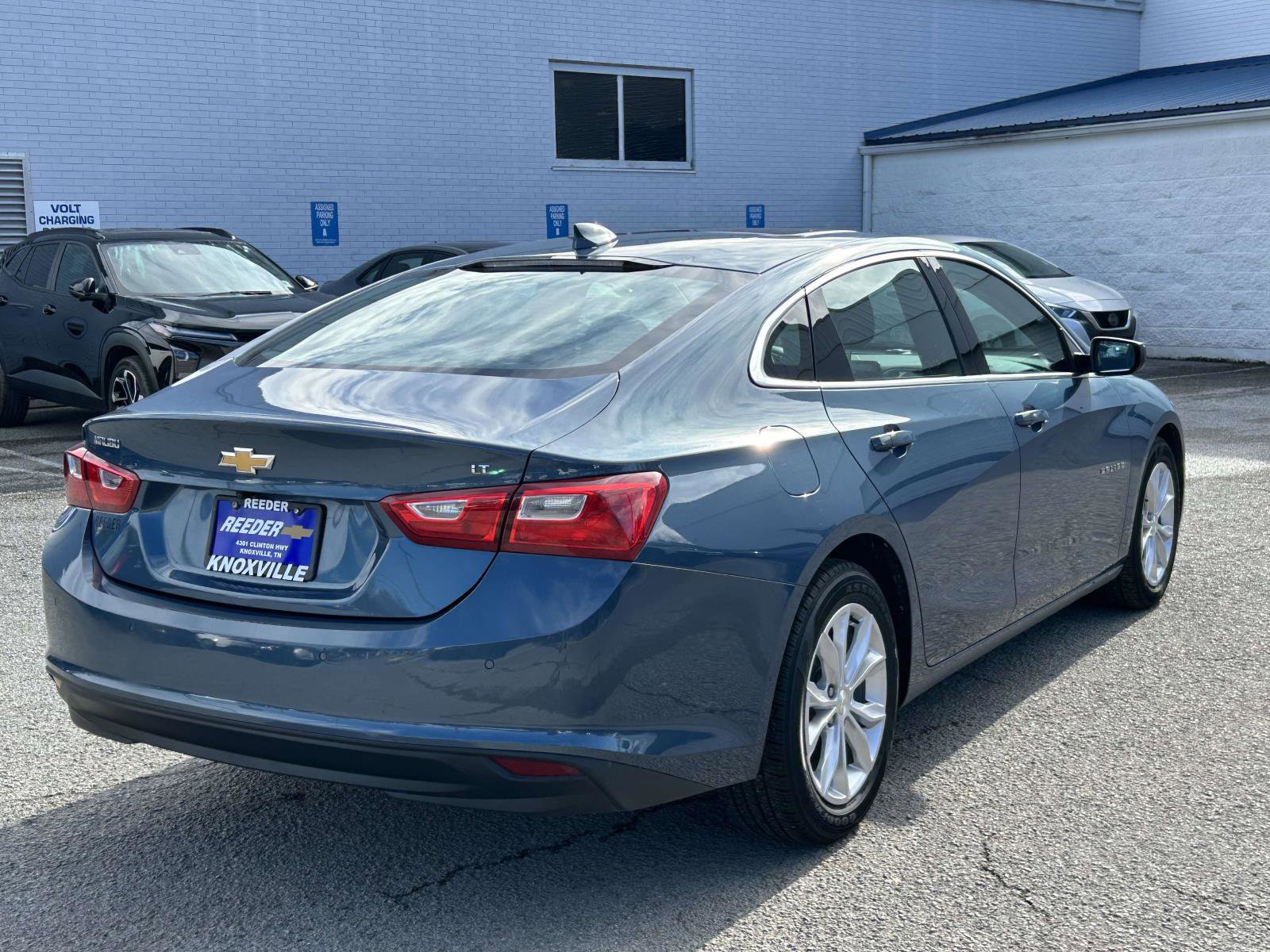Used 2024 Chevrolet Malibu LT image 3