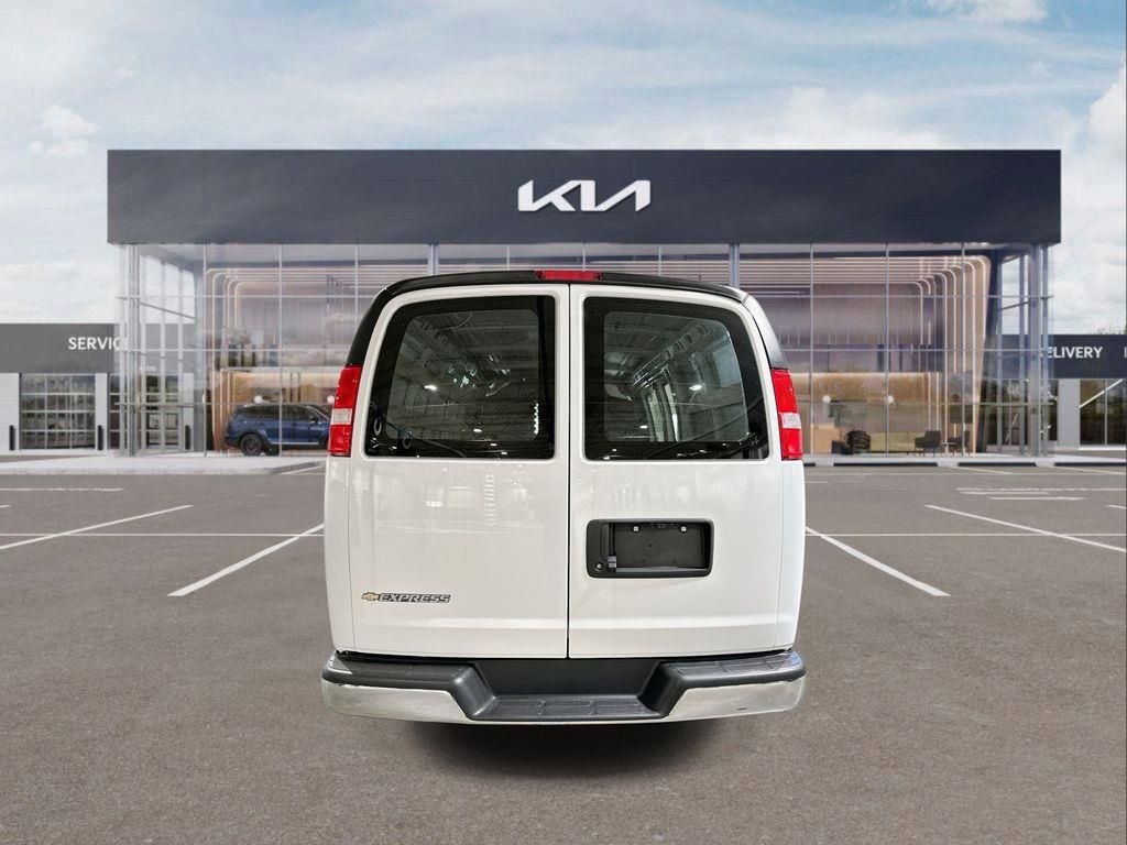 Used 2024 Chevrolet Express 2500 w/ Driver Convenience Package image 7