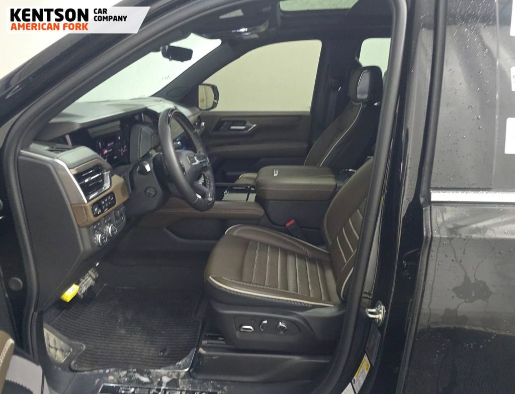 Used 2025 GMC Yukon Denali Ultimate w/ LPO, Floor Liner Package image 13