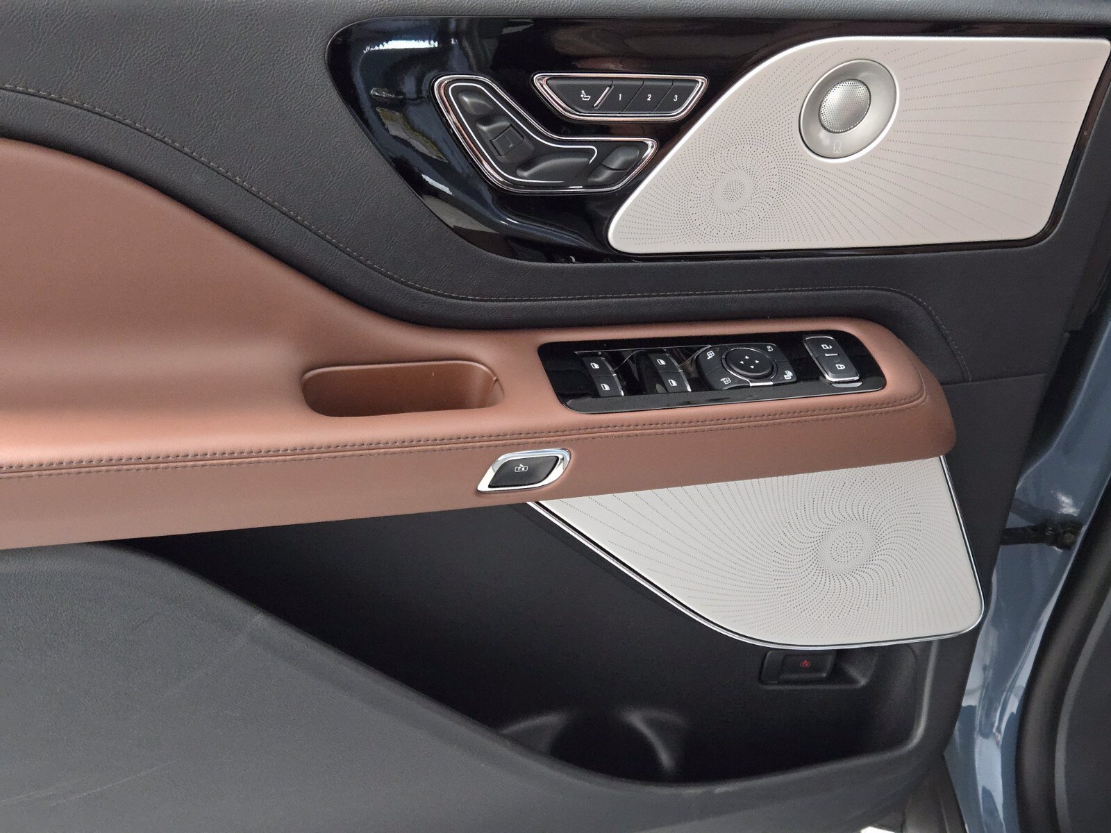 New 2026 Lincoln Aviator Reserve AWD/4WD image 24